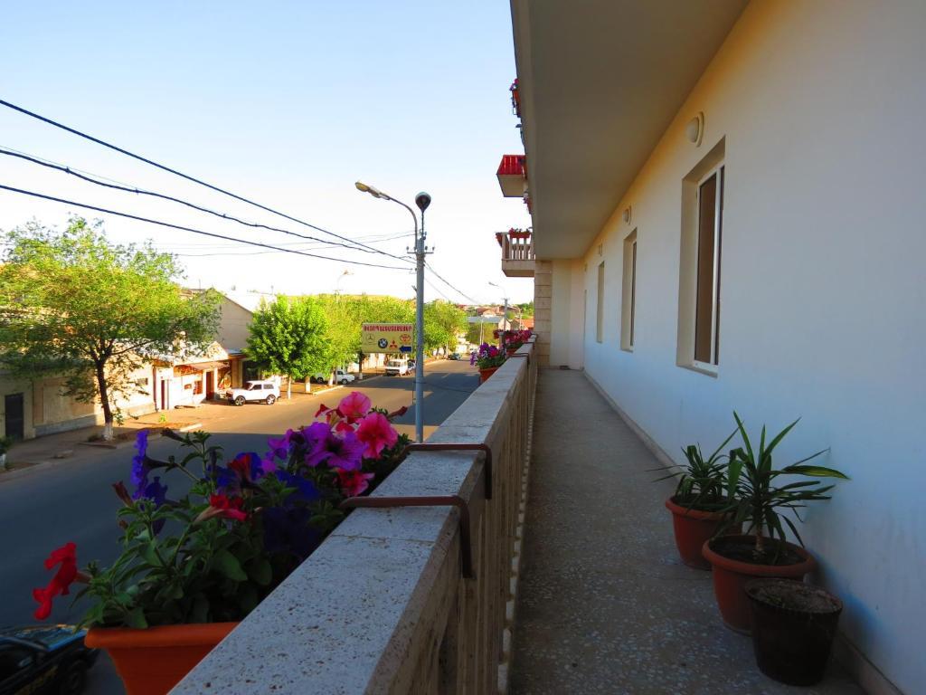 White House Hotel Erivan Exterior foto